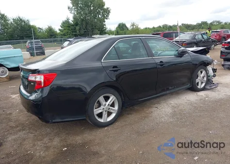 2013 Toyota Camry Se z USA, uszkodzony, nr VIN 4T1BF1FK5DU705277